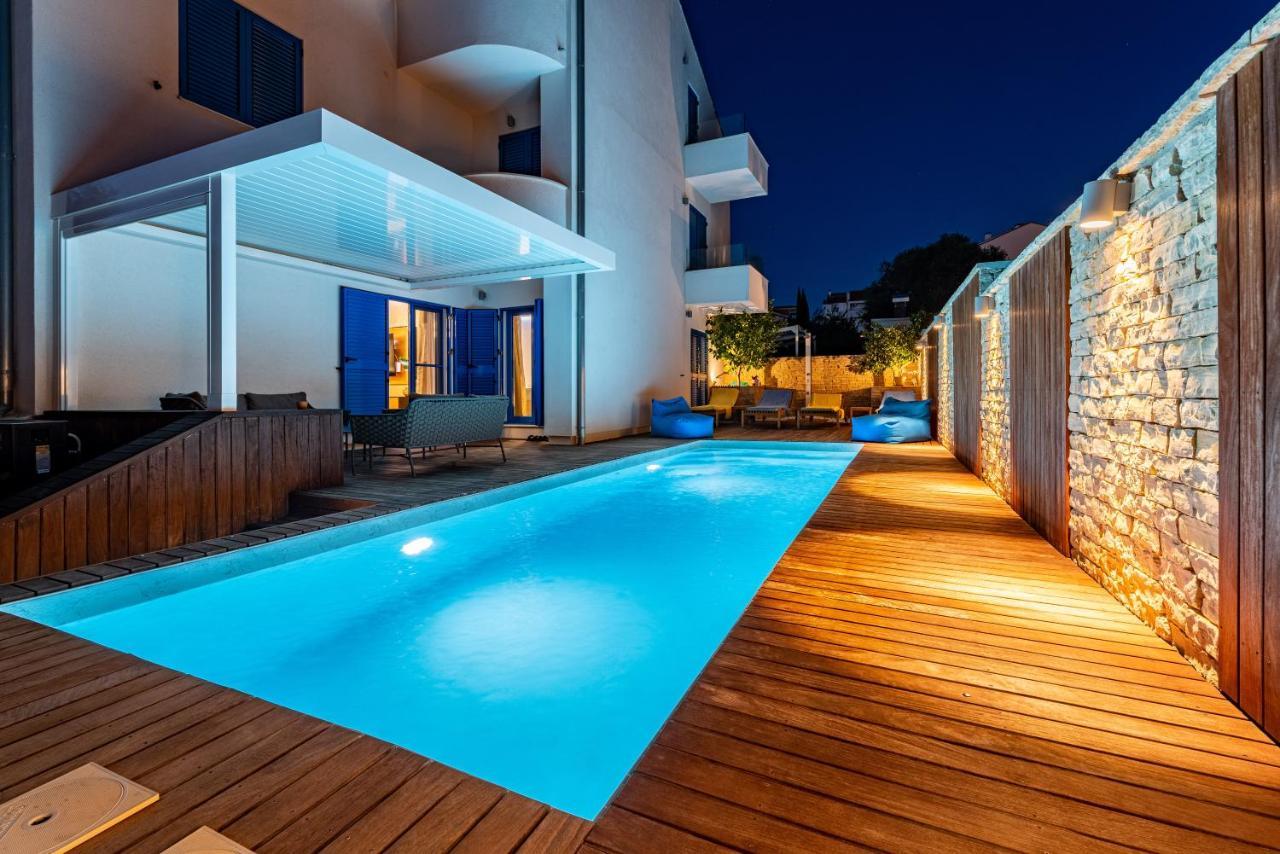 The Luxury Nest - Private Heated Pool *