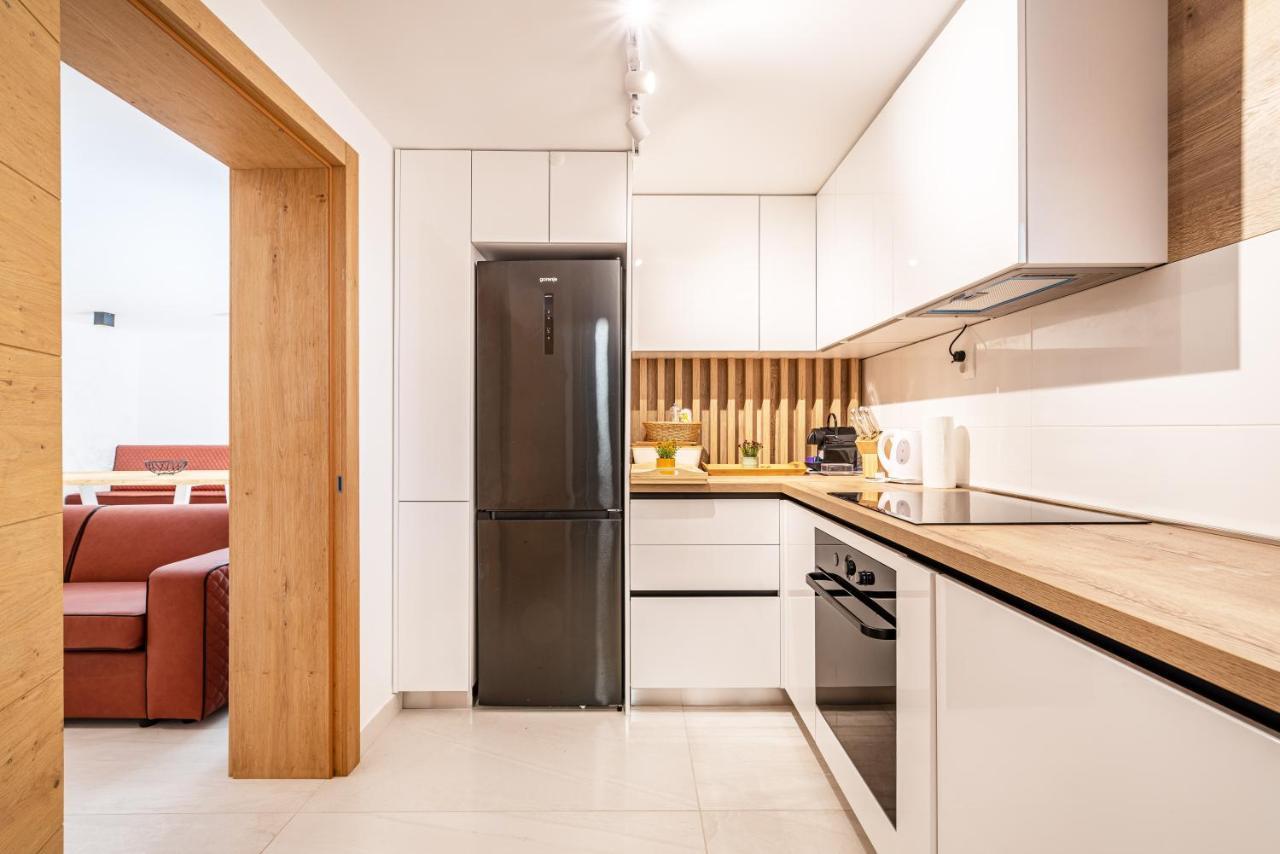 The Luxury Nest - Private Heated Pool Appartement