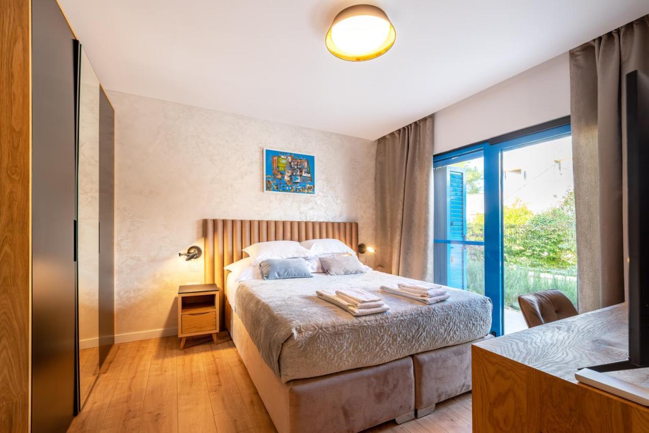 The Luxury Nest - Private Heated Pool Appartement